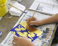 切り絵の様子 写真